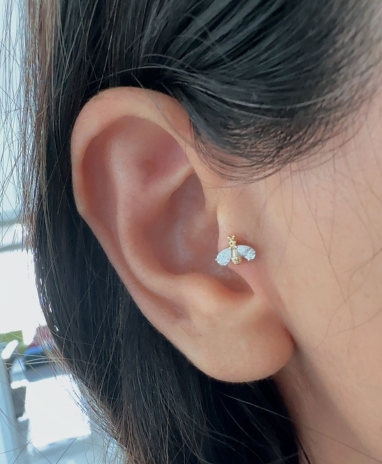 Wilderness Bee Diamond Ear Studs