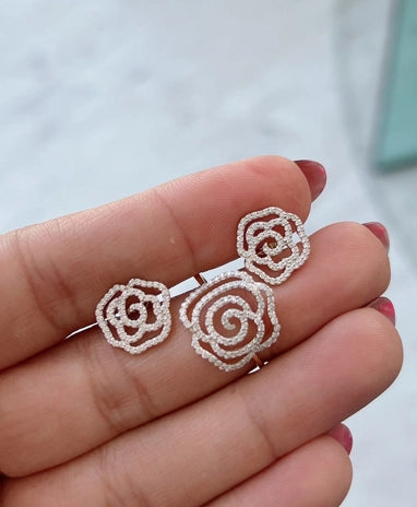 Flower Outline Diamond Set