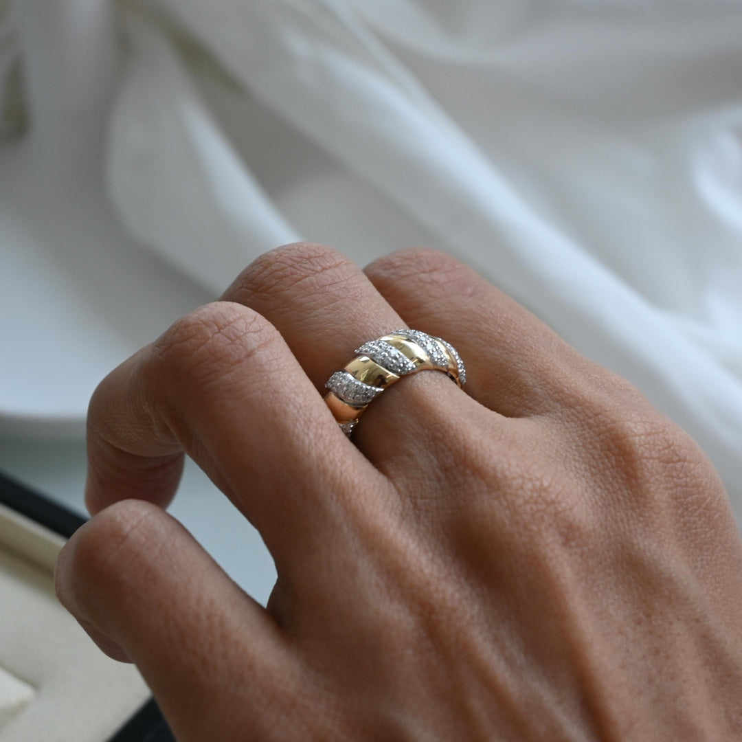 Luxury Edit Spiral Diamond Ring